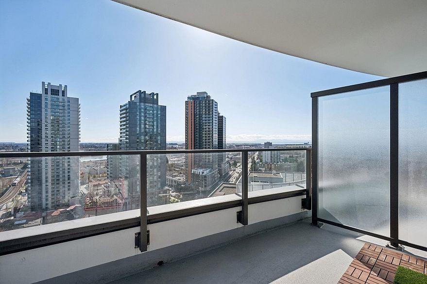 1909 8189 Cambie Street
