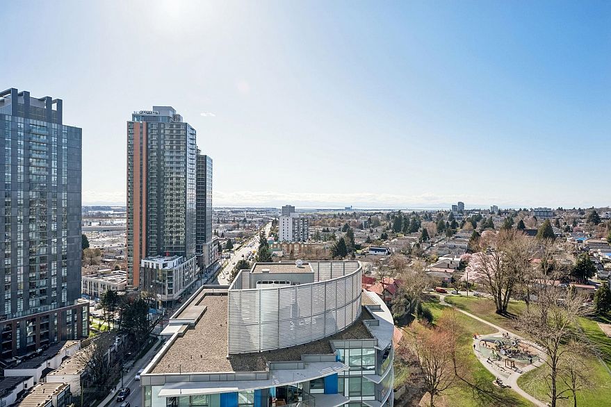 1909 8189 Cambie Street