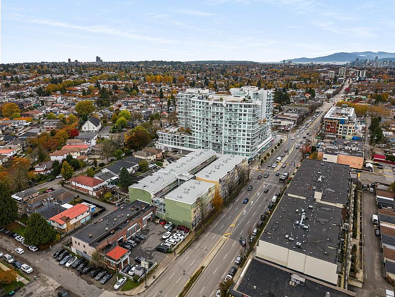 318 2238 Kingsway