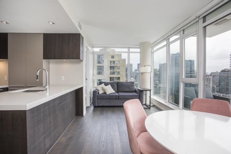 1805 1351 Continental Street