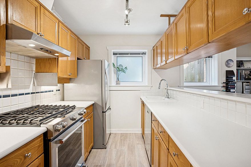 327 W 15th Avenue