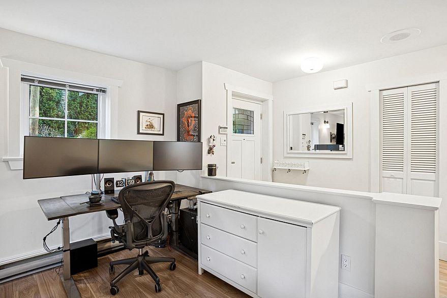 327 W 15th Avenue