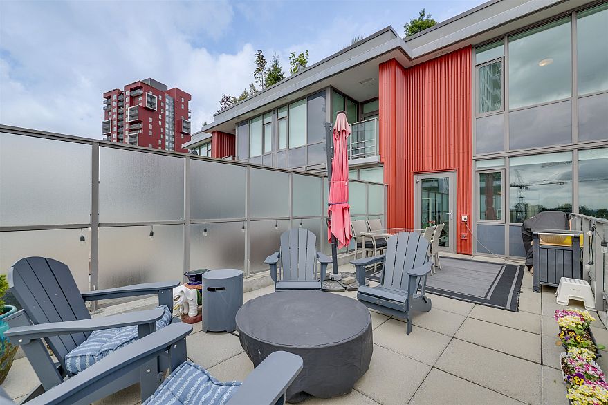 702 3451 Sawmill Crescent