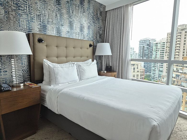 1801 433 Robson Street