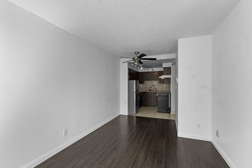 207 1270 Robson Street