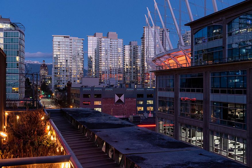PH6 869 Beatty Street