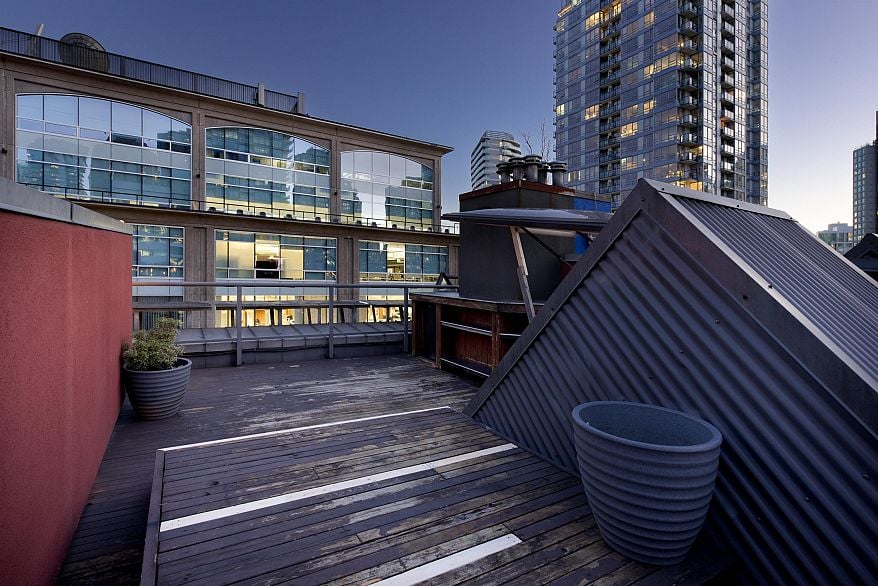 PH6 869 Beatty Street