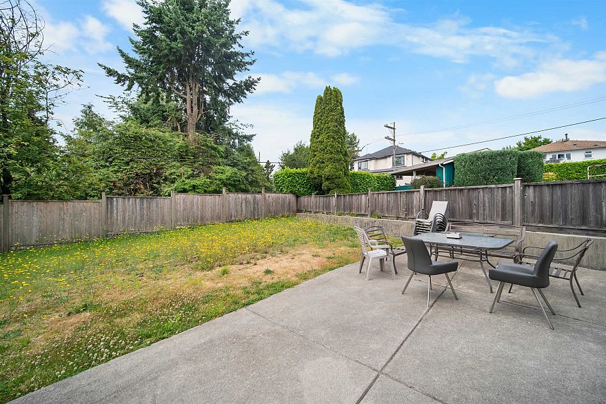 7493 Gatineau Place