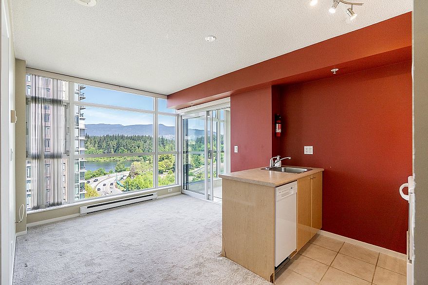 PH110 1889 Alberni Street