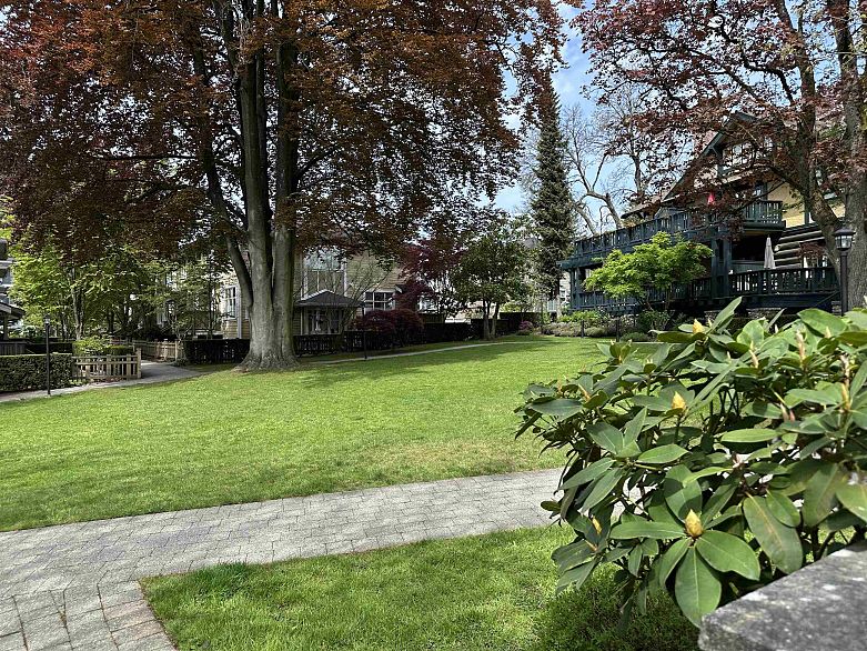 875 W 59th Avenue