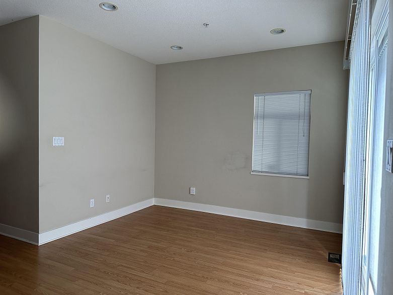 875 W 59th Avenue