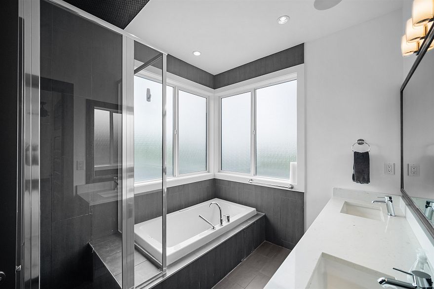 7493 Gatineau Place