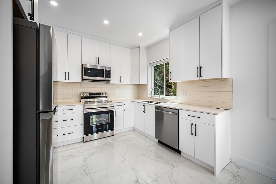 7493 Gatineau Place