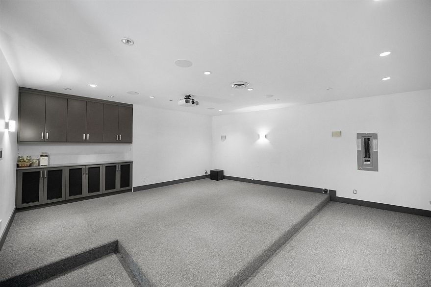 7493 Gatineau Place