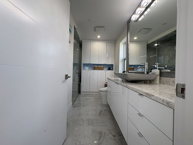 759 E 57th Avenue