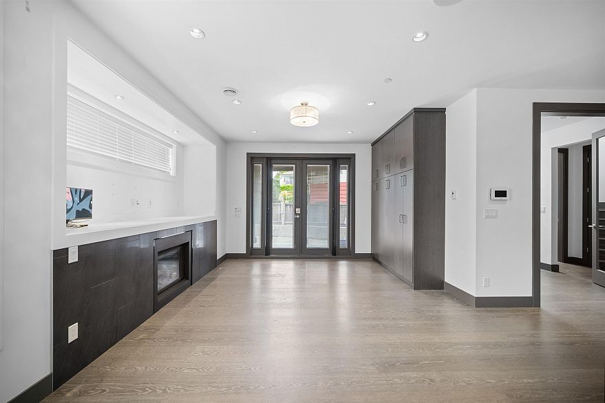 7493 Gatineau Place