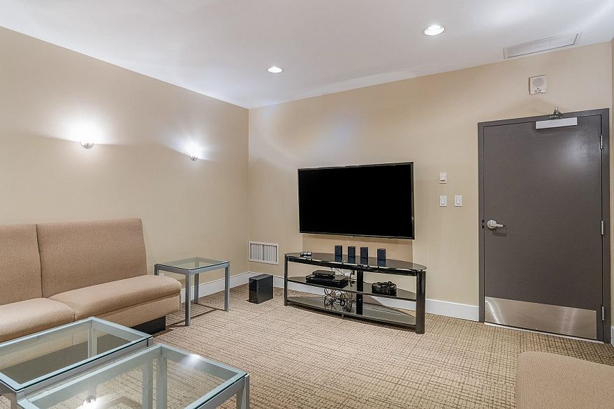 1705 550 Pacific Street