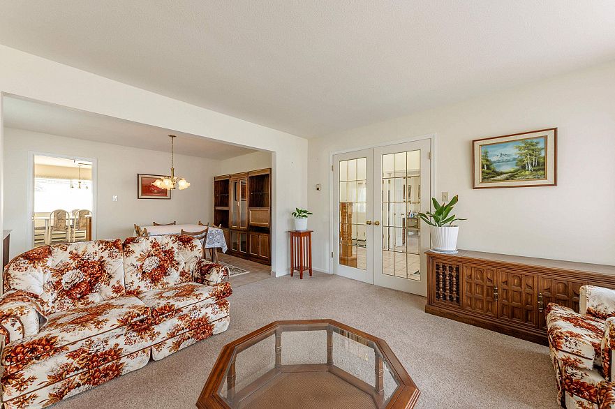 7416 Jasper Crescent