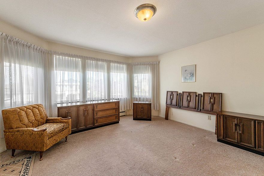 7416 Jasper Crescent
