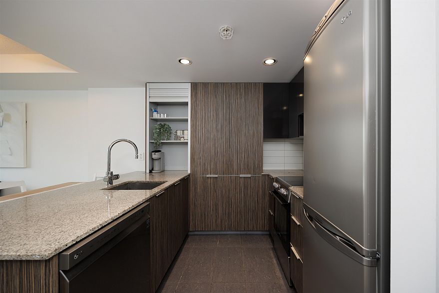 1704 1088 Richards Street