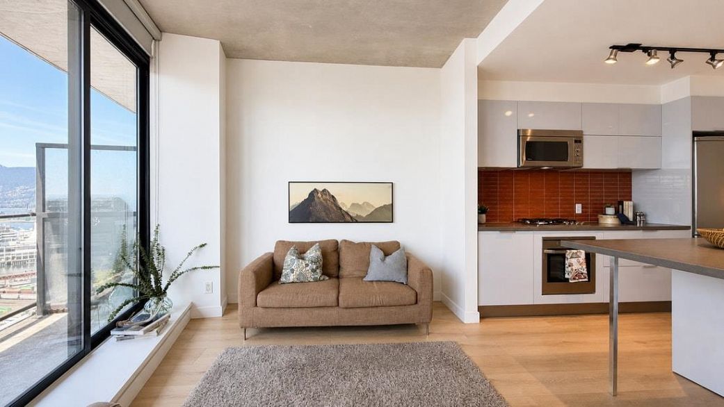 2908 108 W Cordova Street