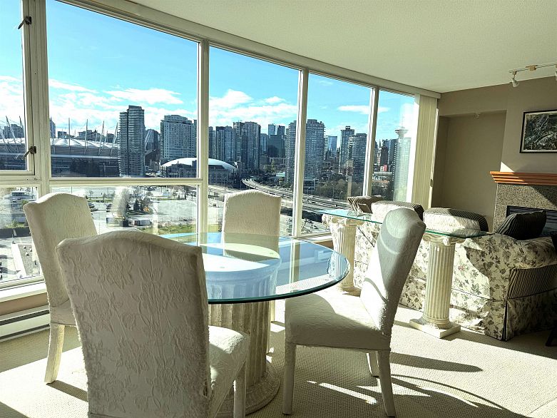 1305 120 Milross Avenue