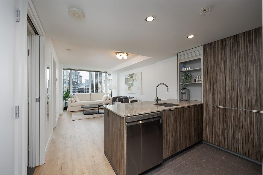 1704 1088 Richards Street
