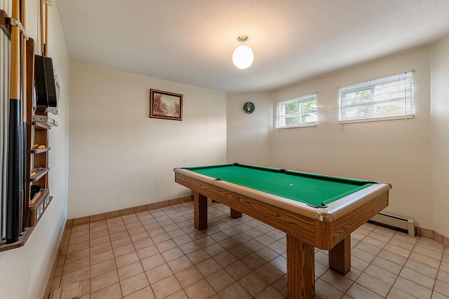 7416 Jasper Crescent