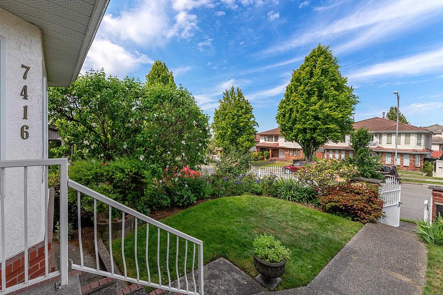 7416 Jasper Crescent