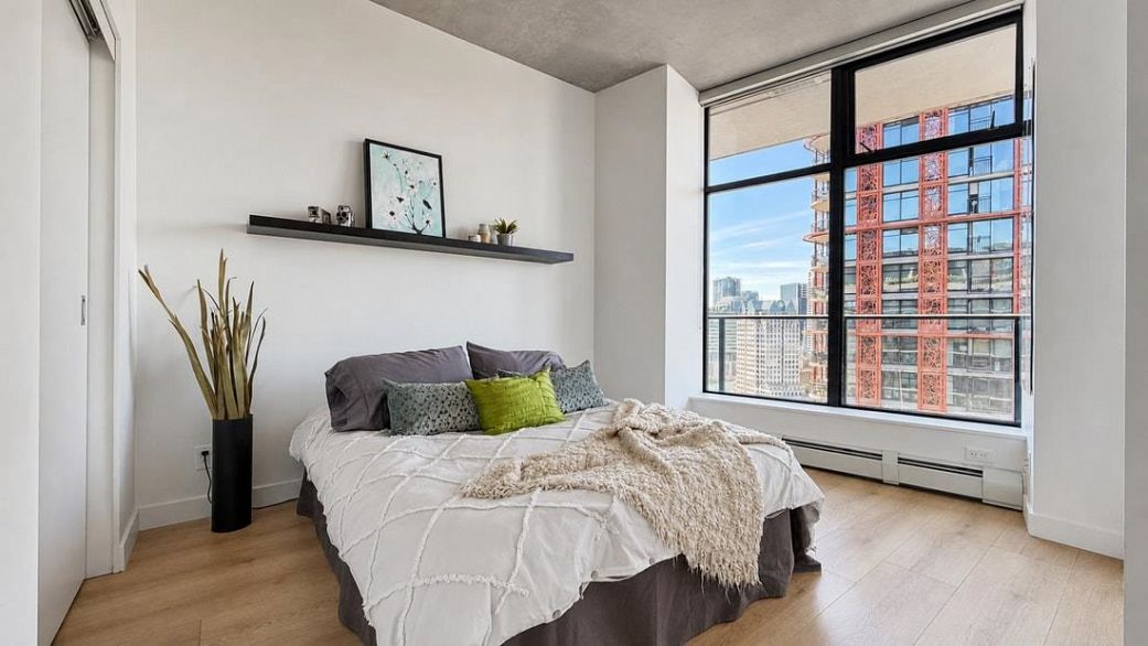 2908 108 W Cordova Street