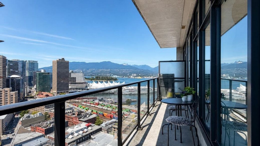 2908 108 W Cordova Street