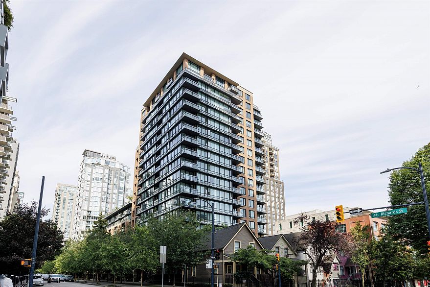 1704 1088 Richards Street