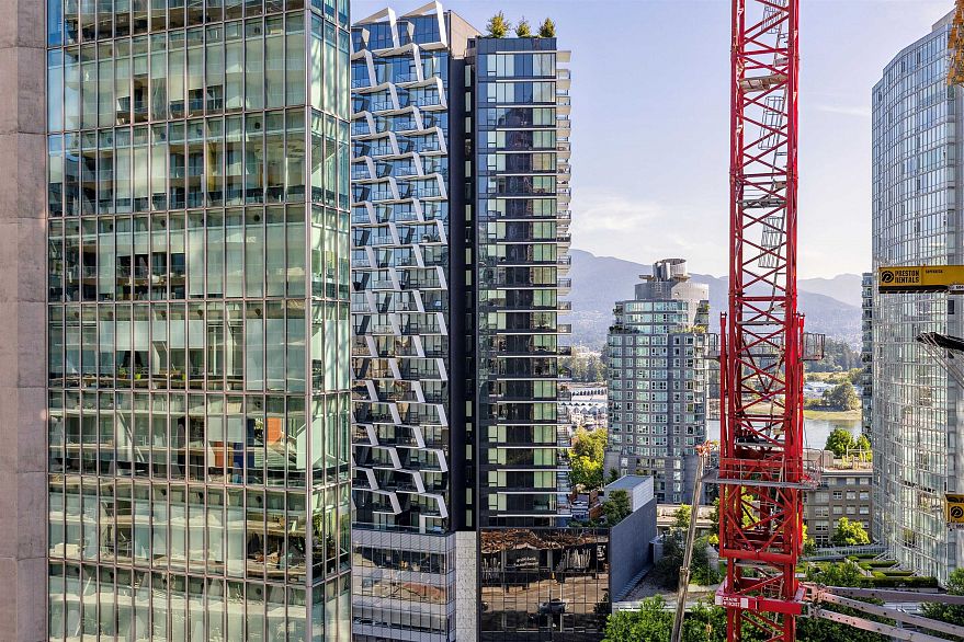 8C 1500 Alberni Street