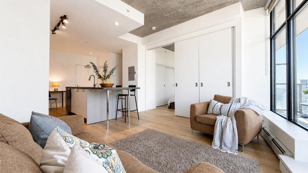 2908 108 W Cordova Street