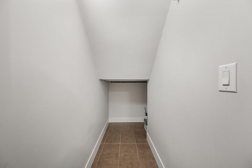 3482 Marine Way
