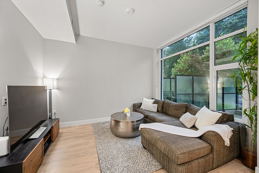 3482 Marine Way
