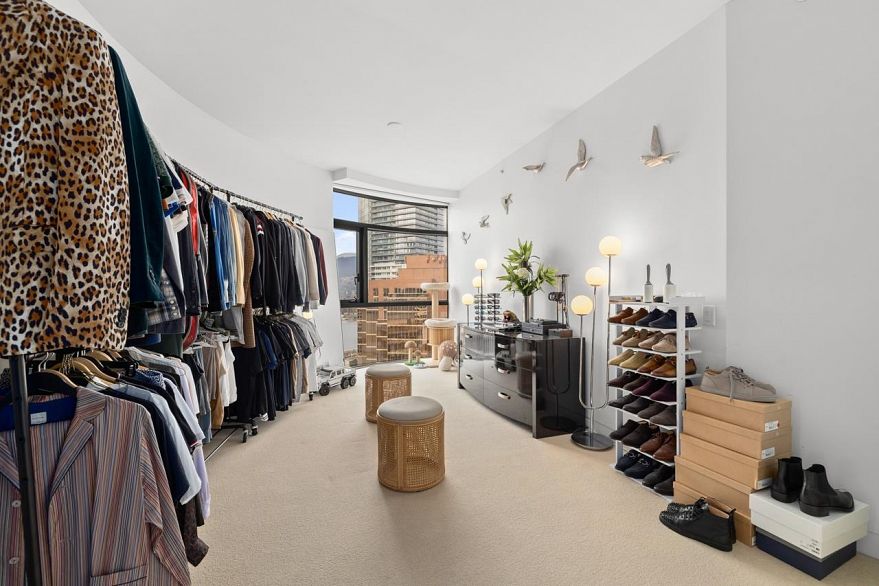 2306 838 W Hastings Street