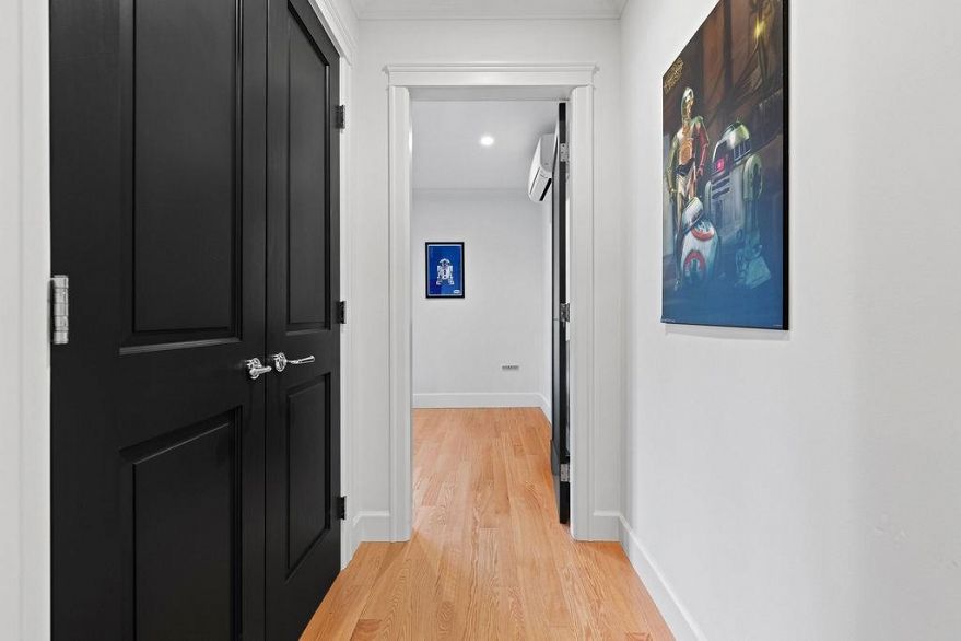 471 Beach Crescent