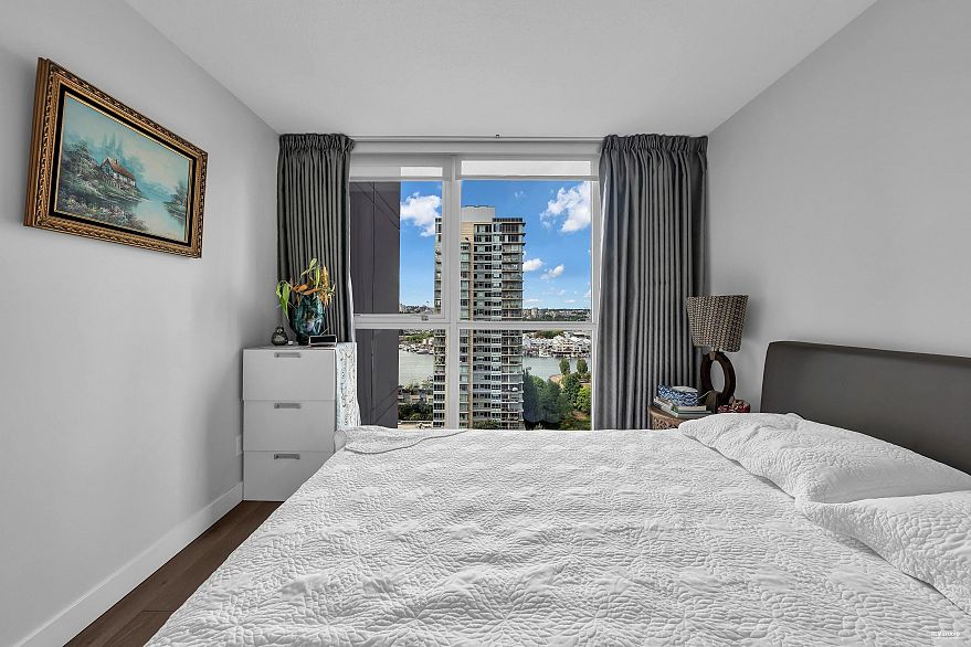 1802 1408 Strathmore Mews