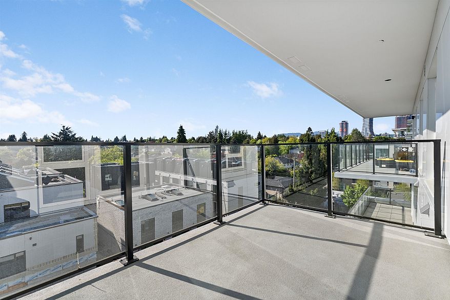 602 6859 Cambie Street