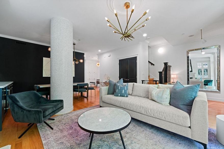 471 Beach Crescent