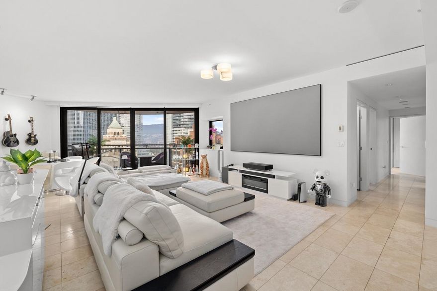 2306 838 W Hastings Street