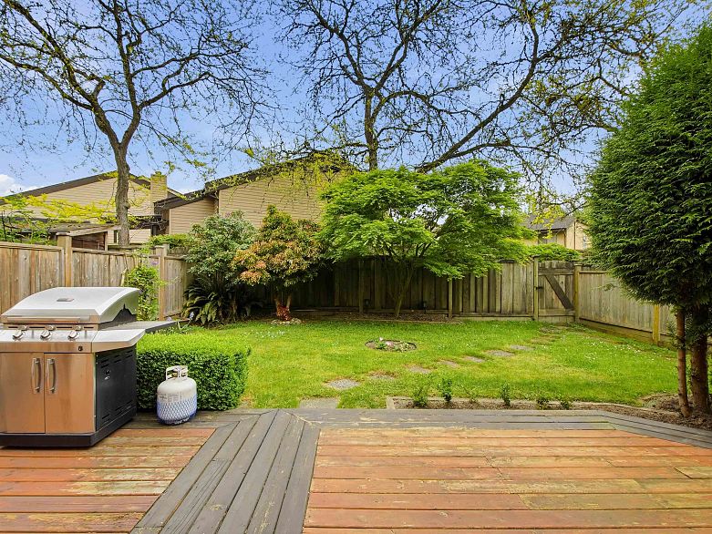 3542 Hurst Place