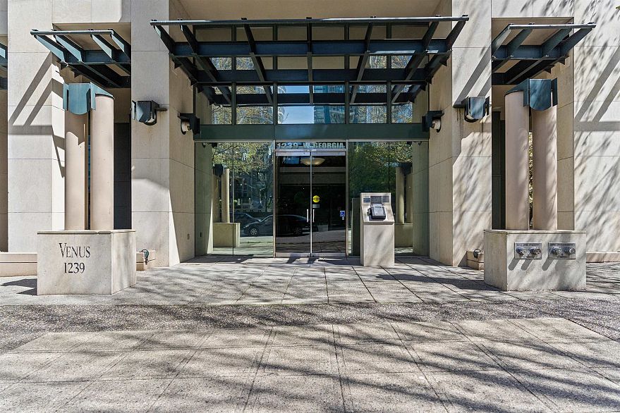 1605 1239 W Georgia Street