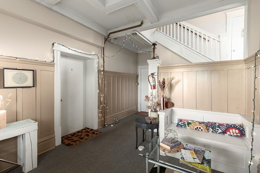236 W 12th Avenue
