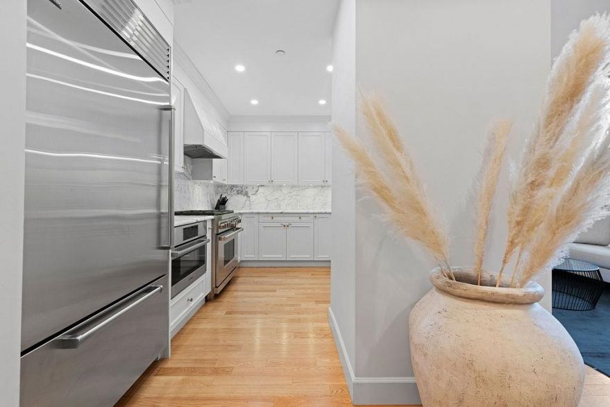 471 Beach Crescent