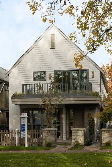 2 15 W 20th Avenue