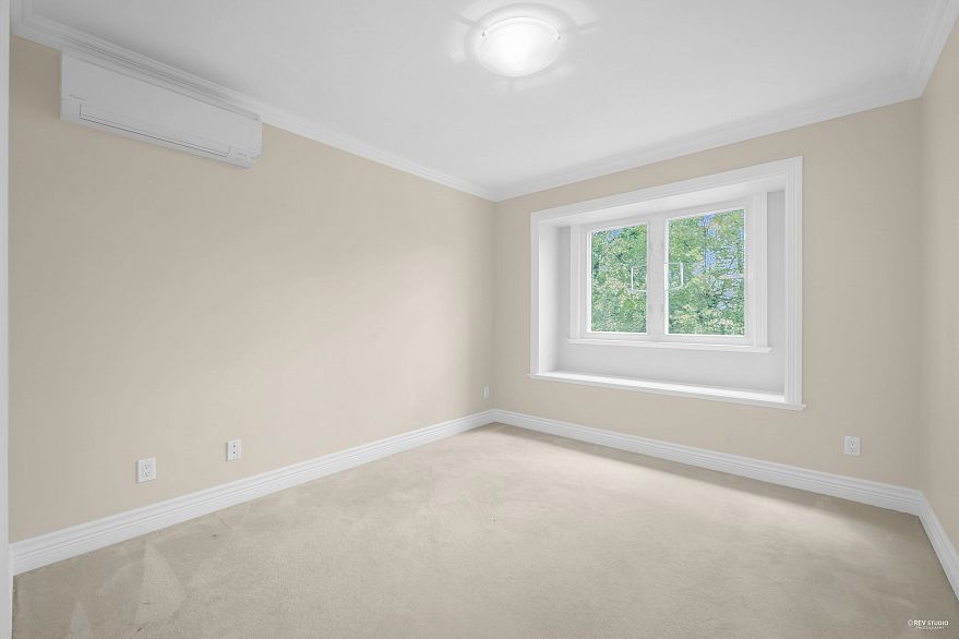 6081 Elm Street