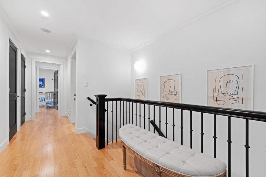 471 Beach Crescent