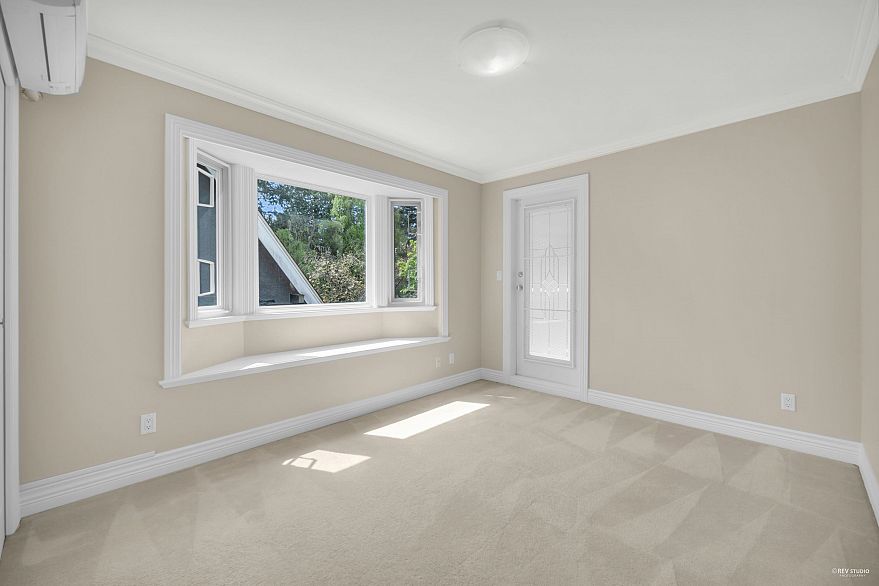6081 Elm Street